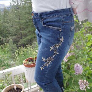 Embroidered Simon Chang Women's Jeans High Waisted